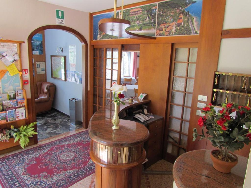 Hotel San Faustino Torri Del Benaco Ngoại thất bức ảnh