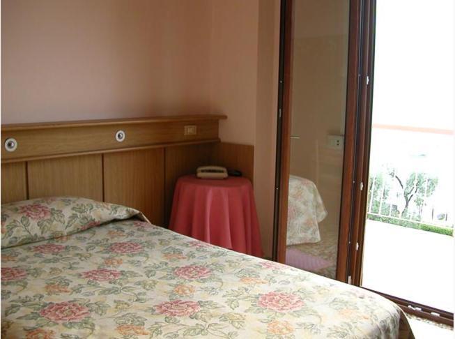 Hotel San Faustino Torri Del Benaco Ngoại thất bức ảnh