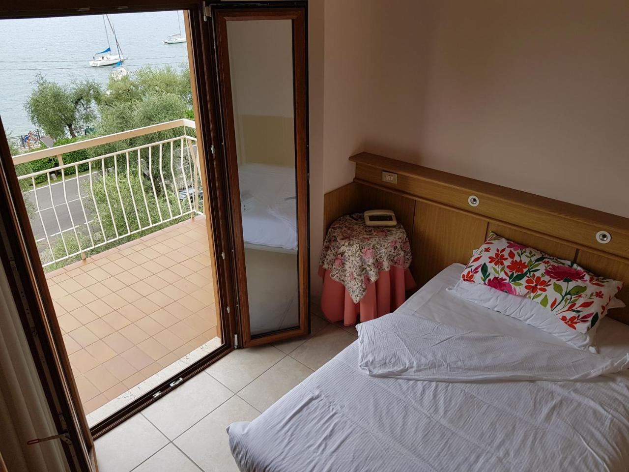 Hotel San Faustino Torri Del Benaco Ngoại thất bức ảnh